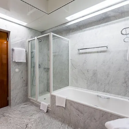 Einstein Hotel 4*