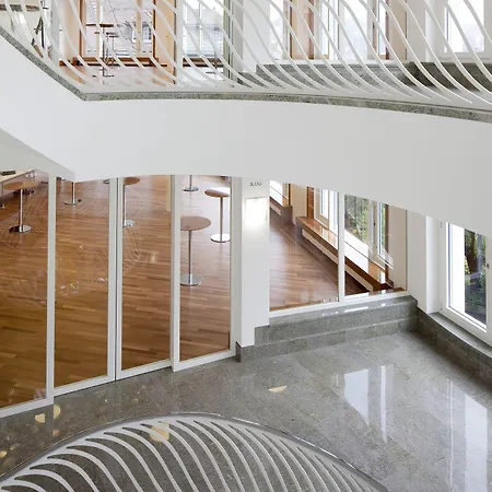 Einstein Hotel 4*