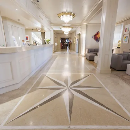Einstein Hotel 4*
