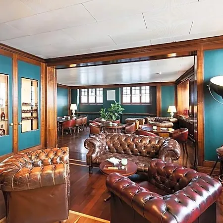 Einstein Hotel