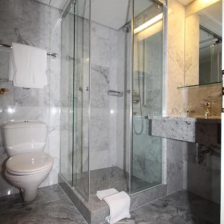Einstein Hotel 4*
